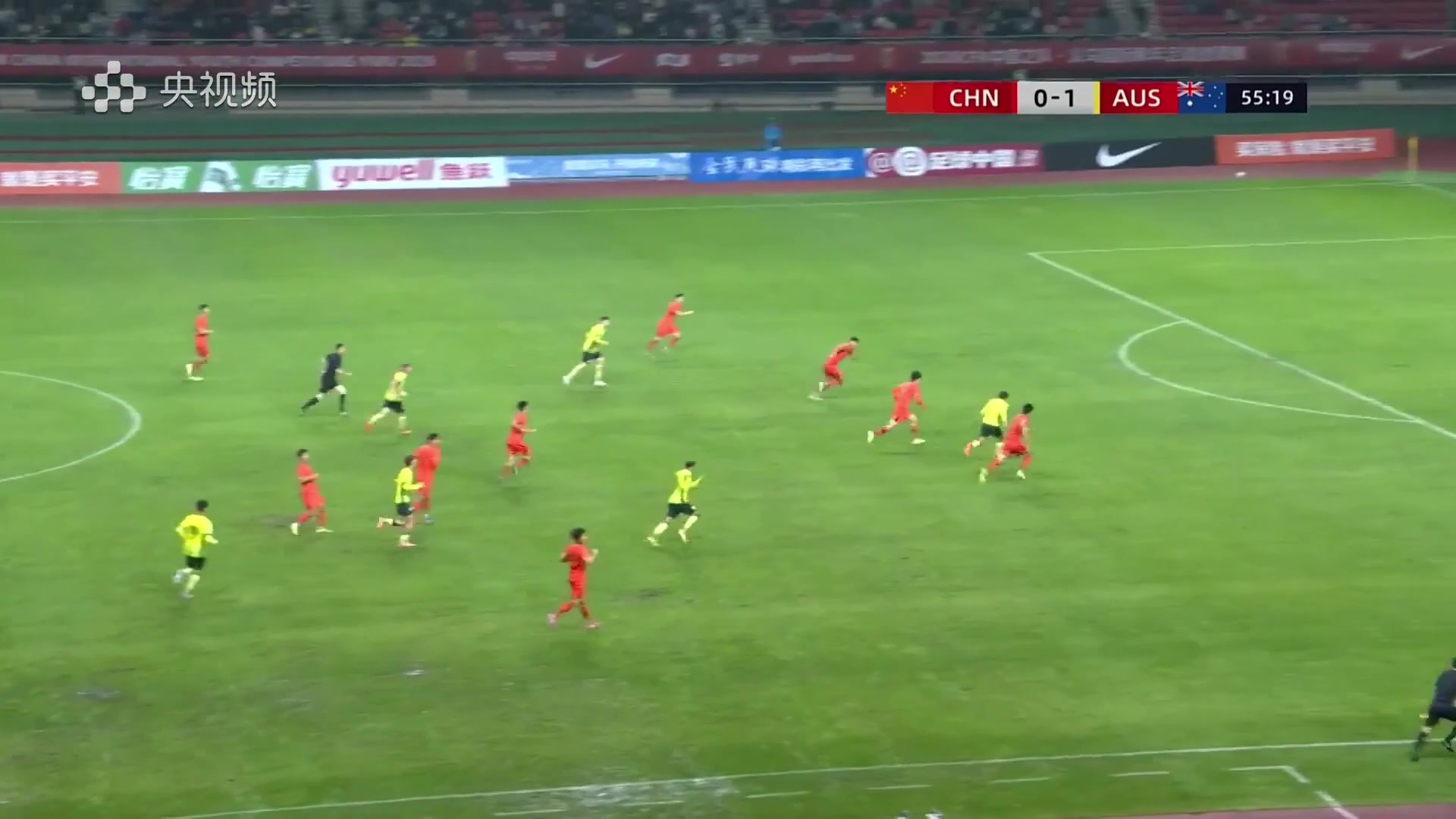 直塞打穿防線！對(duì)手單刀破門，U19國(guó)足0-2落后