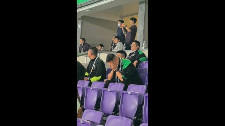 王鈺棟凌空斬終結五輪不勝，浙江副總看臺淚崩