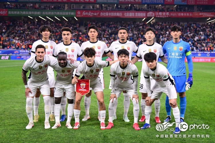 青島海牛3-1上海海港：吾米提江染紅致十人作戰(zhàn)，劉祝潤中柱難挽敗局