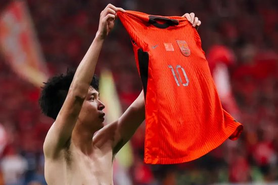 王鈺棟點(diǎn)殺巴林，18歲199天創(chuàng)國(guó)足世預(yù)賽最年輕進(jìn)球紀(jì)錄