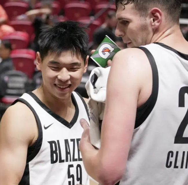 崔永熙：NBA訓(xùn)練連續(xù)3-4小時(shí)高強(qiáng)度，國(guó)內(nèi)球員難適應(yīng)