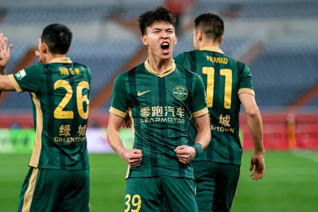 18歲王鈺棟8球登頂中超射手榜，40天從首球到并列第一
