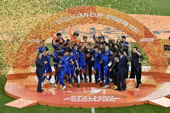9人作戰(zhàn)2-0勝沙特，烏茲別克U17亞洲杯奪冠，三年三線突破青訓(xùn)成果
