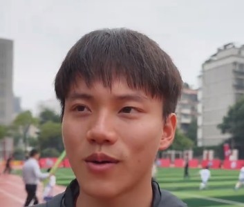 U17國(guó)腳徐正鵬：力爭(zhēng)早日完成中超首秀，大學(xué)目標(biāo)華科